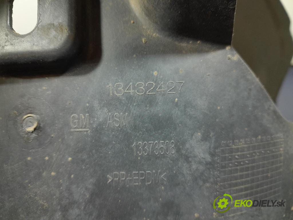 Opel Astra 2013 blatník: Plastický před 13432427