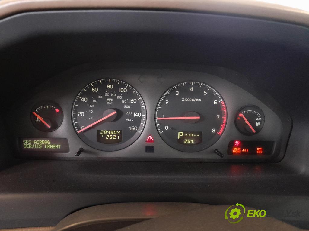 Volvo Xc70 2000 prístrojovka/ budíky 9499670