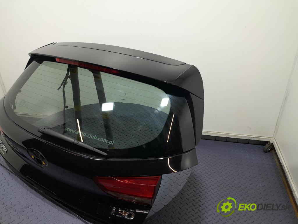 Hyundai I30 2021 zadna dveře kufra: kufra: