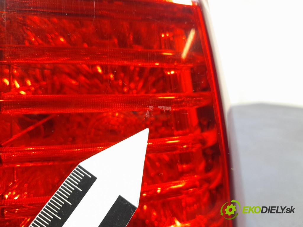 Peugeot 5008 2010 svetlo / reflektor zad Prava: Vonkajsia: