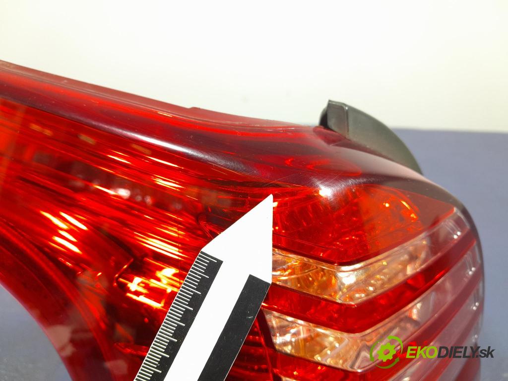 Peugeot 5008 2010 svetlo / reflektor zad ľavá Vonkajsia: