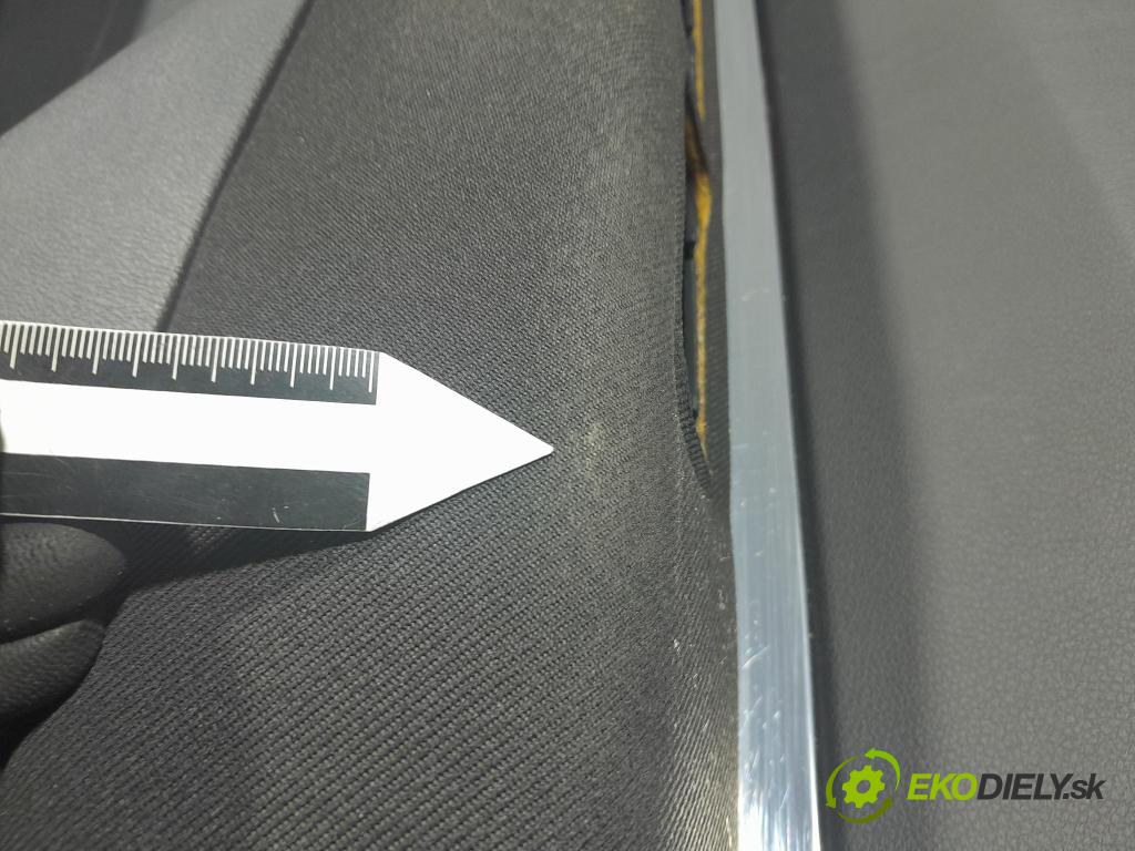 Peugeot 5008 2010 Čalounictví: dvere Predné Prava: 