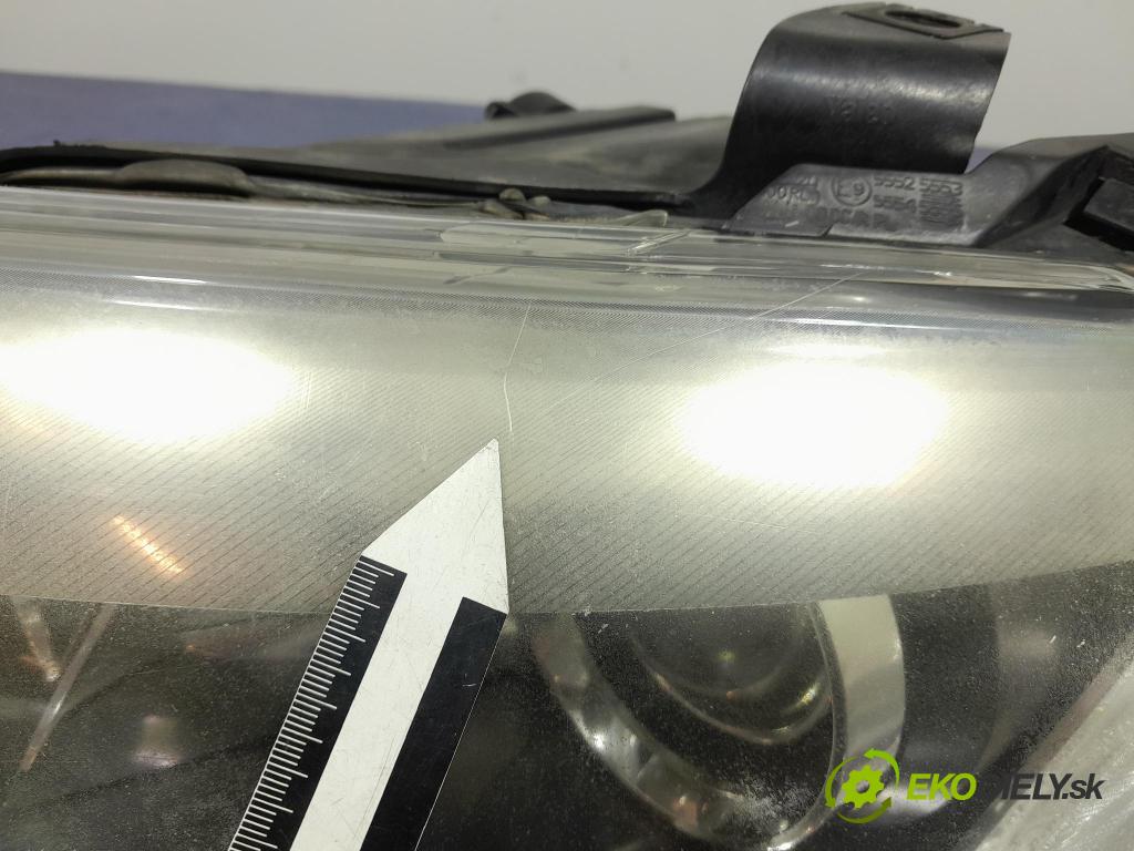 Audi Q7 2008 Reflektor: Vľavo: 4L0941003A