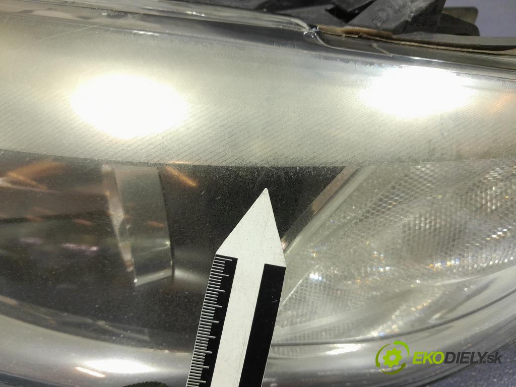 Audi Q7 2008 Reflektor: Vľavo: 4L0941003A