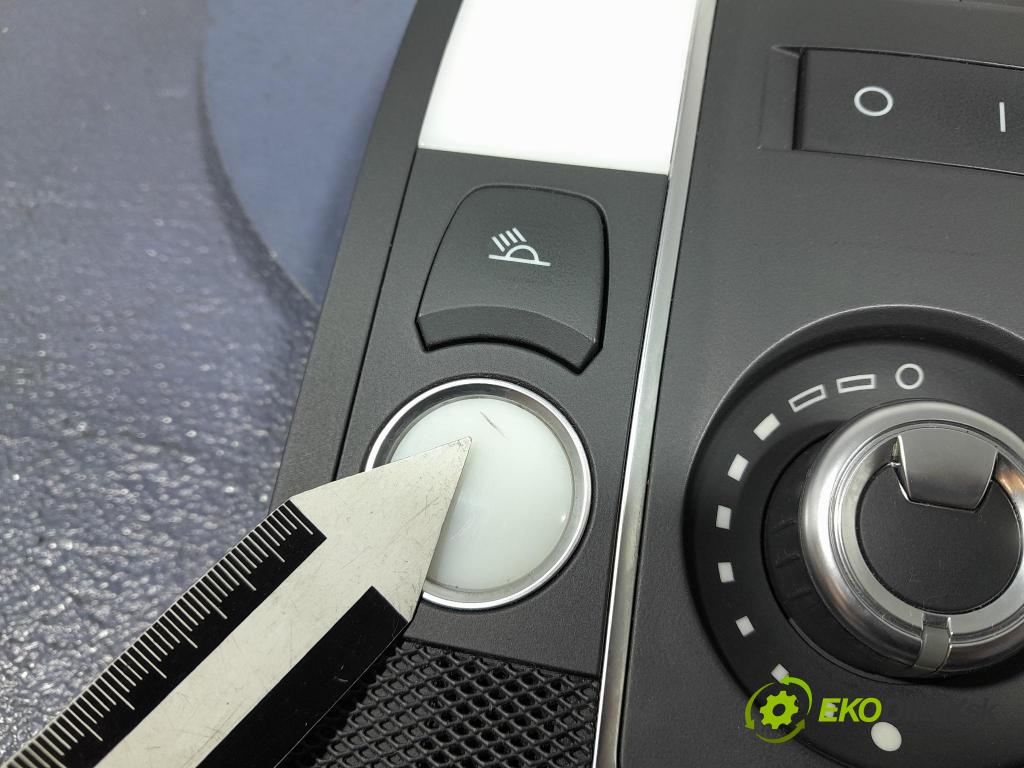 Audi Q7 2008 Svietidlá: Vnútri: 4L0947135AA