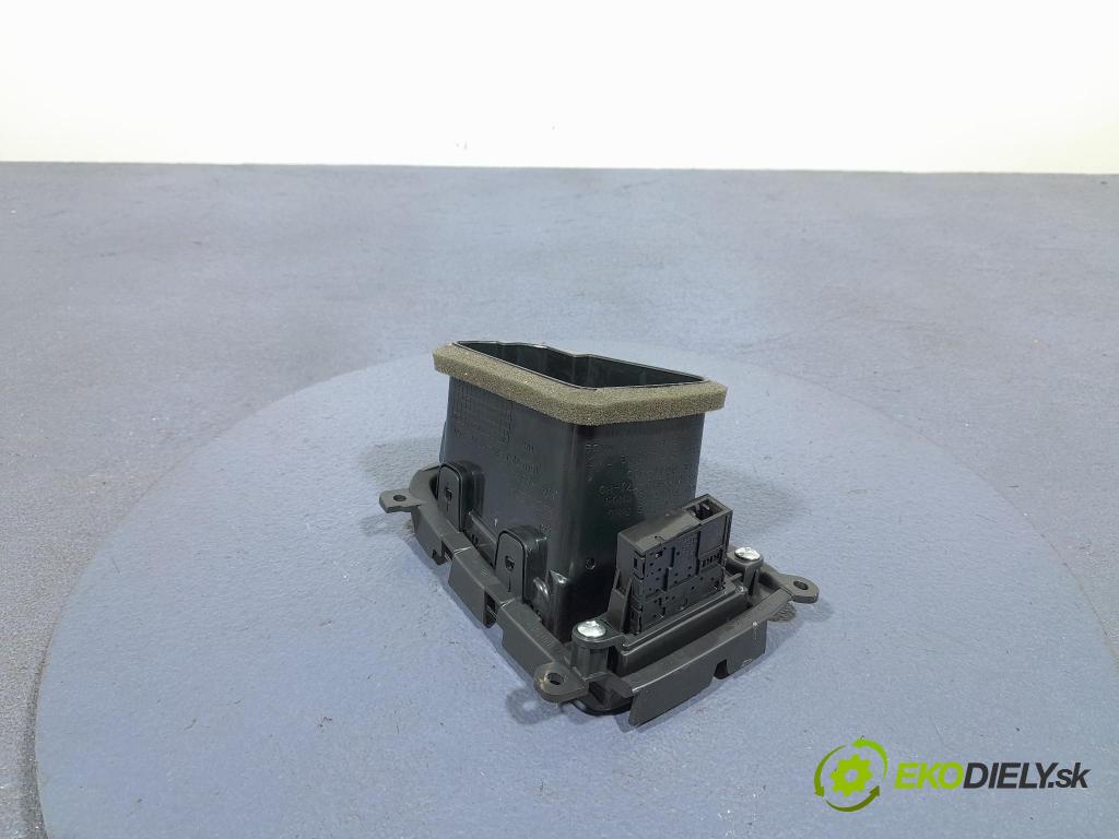 Honda Hr-v 2020 GRIDS: Prúd vzduchu: Vzduch: EA15-5211-200