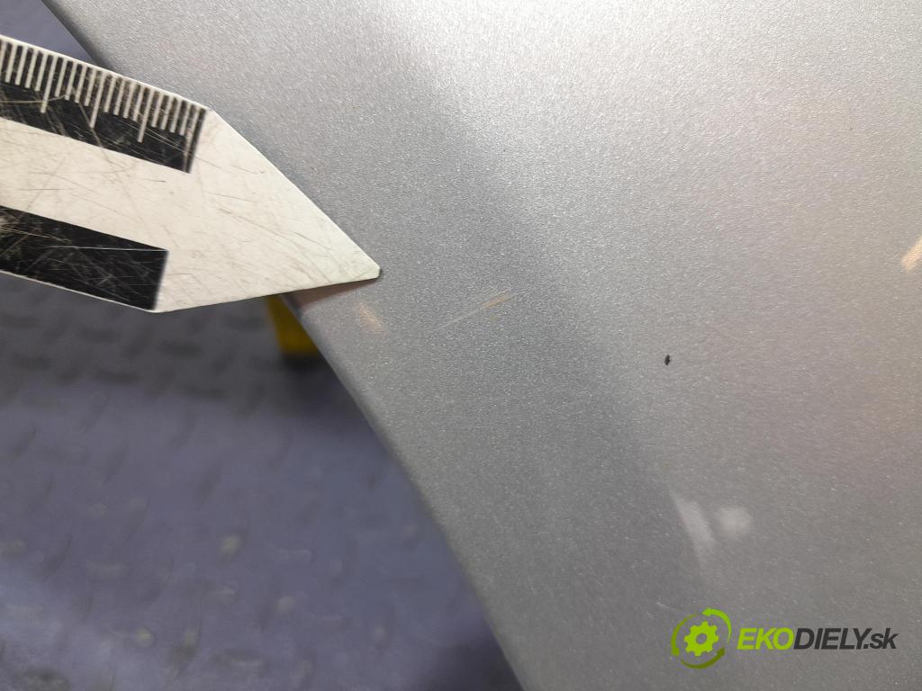 Audi Q7 2008 blatník Predné Vľavo: