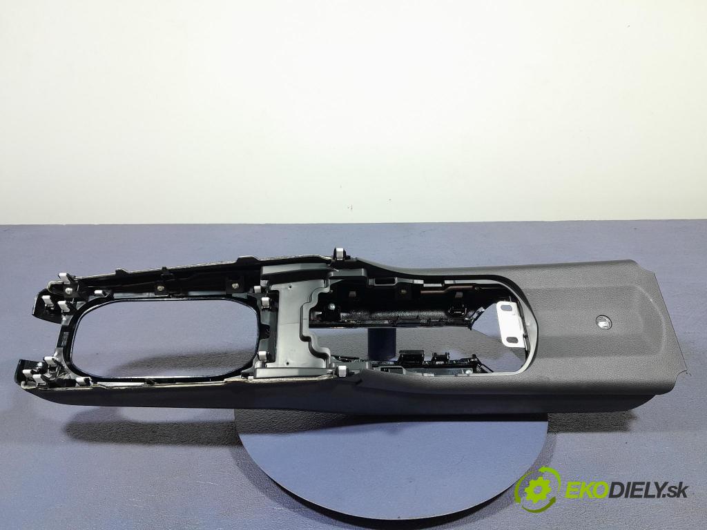 Honda Hr-v 2020 tunel Stredný: