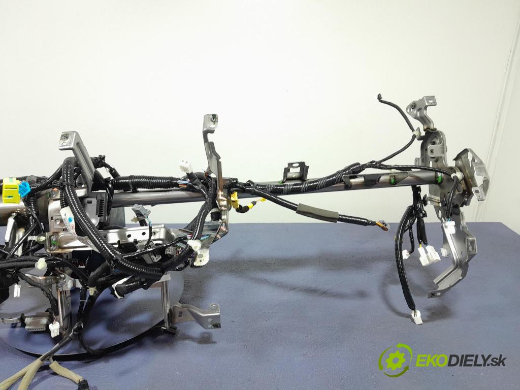 Honda Hr-v 2020 kokpit,pristrojová doska