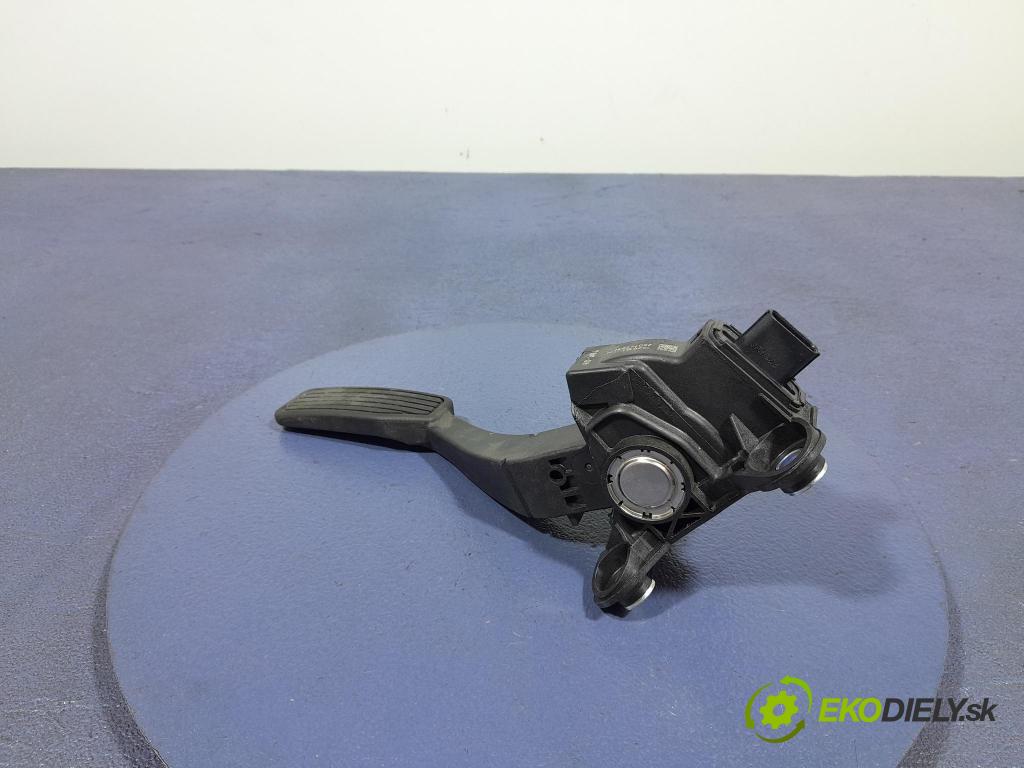 Honda Hr-v 2020 pedal Plyn: