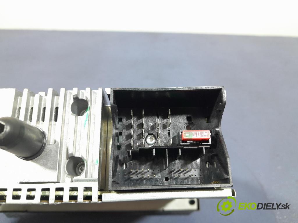 Peugeot 407 2005 Radio I Navigácia: 
