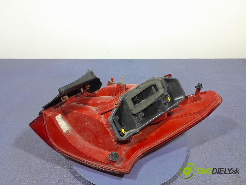 Peugeot 407 2005 svetlo / reflektor zad ľavá Vonkajsia:
