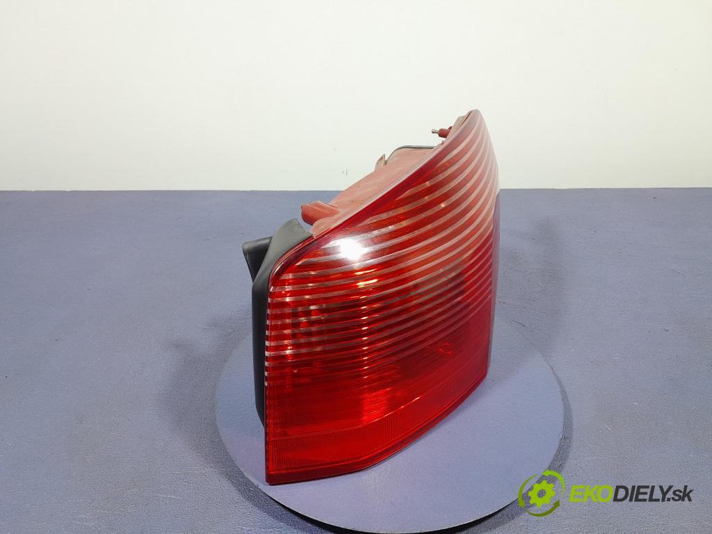 Peugeot 407 2005 svetlo / reflektor zad Prava: Vonkajsia: