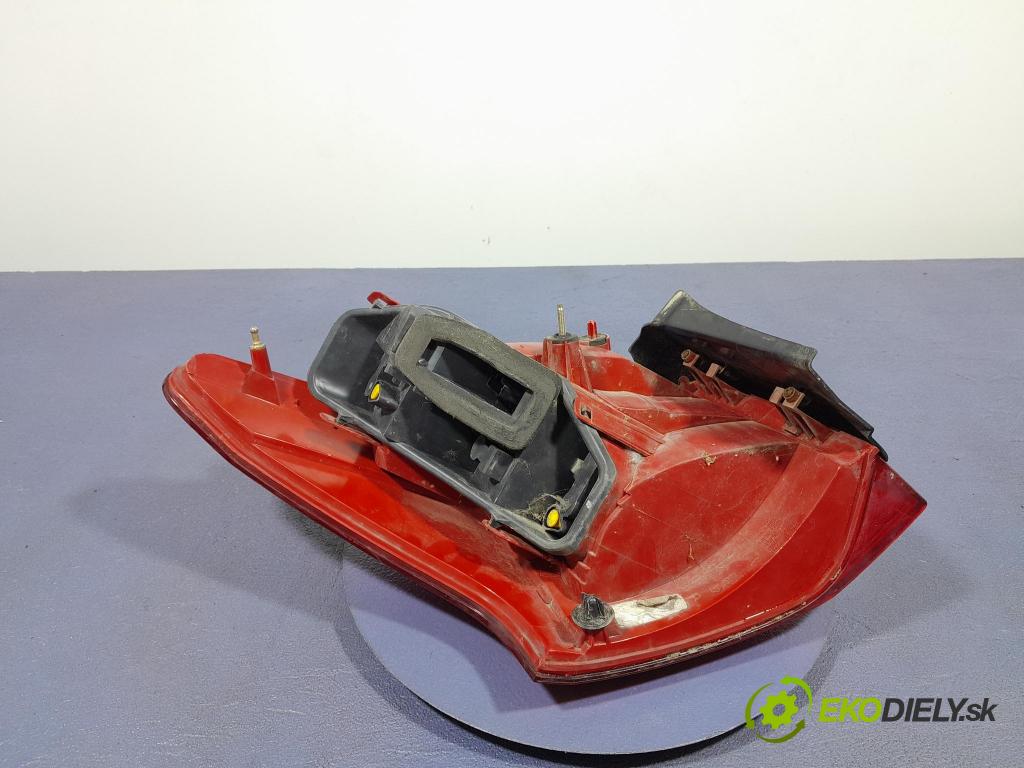 Peugeot 407 2005 svetlo / reflektor zad Prava: Vonkajsia: