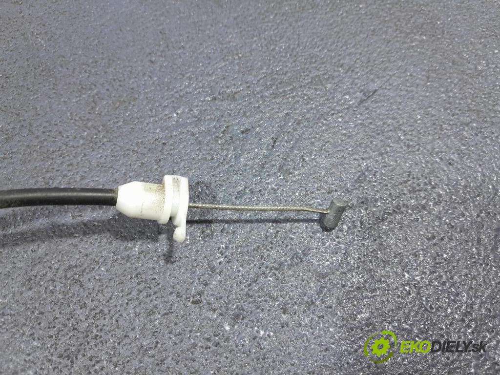 Peugeot 407 2005 zámek dveře před Levý: 