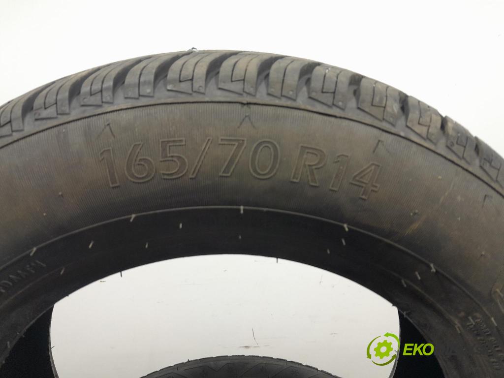 Toyota Yaris 2001 pneumatika Multi-sezóna: 8904288104943