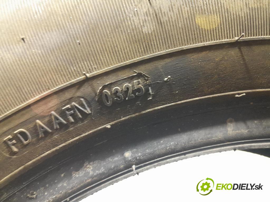 Toyota Yaris 2001 pneumatika Multi-sezóna: 8904288104943
