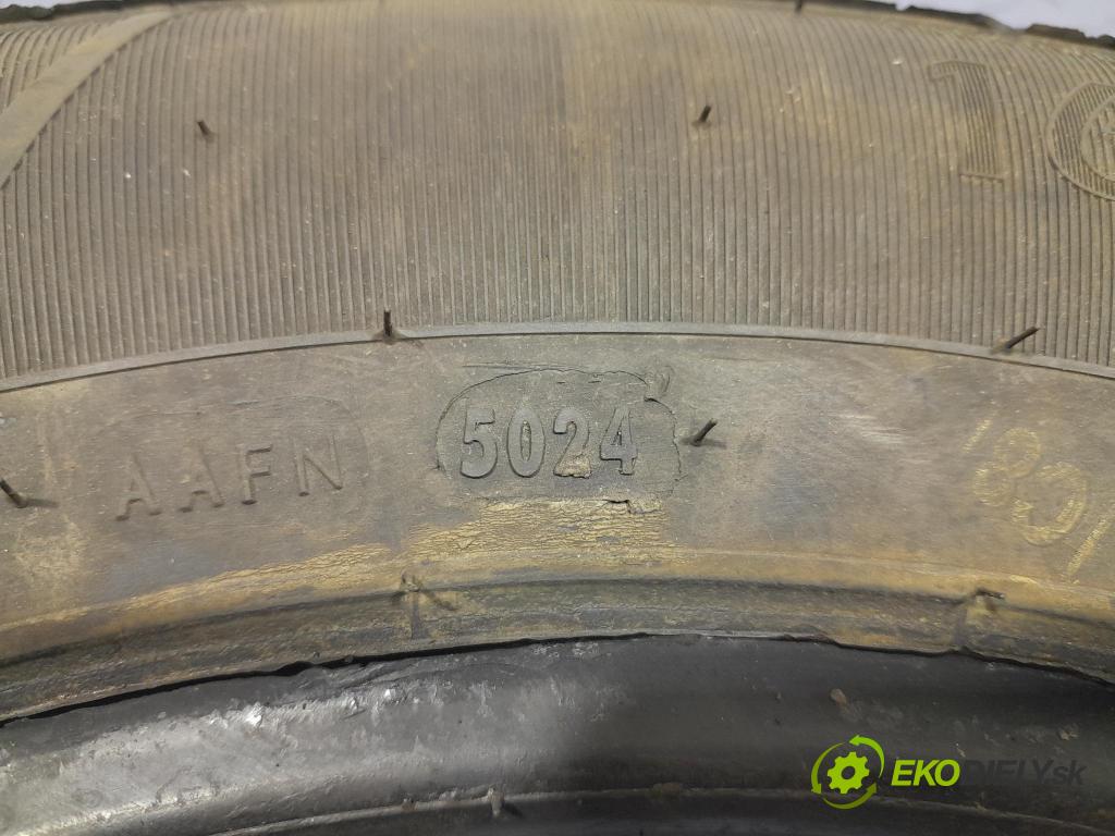 Toyota Yaris 2001 pneumatika Multi-sezóna: 8904288104943