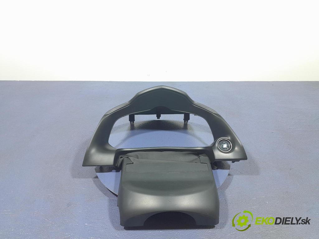 Mazda 3 2017 kryt Plast: Interiéry: BADF55421