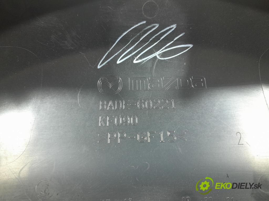 Mazda 3 2017 kryt Plast: Interiéry: BADF55421