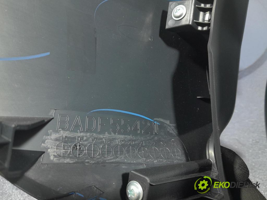 Mazda 3 2017 kryt Plast: Interiéry: BADF55421