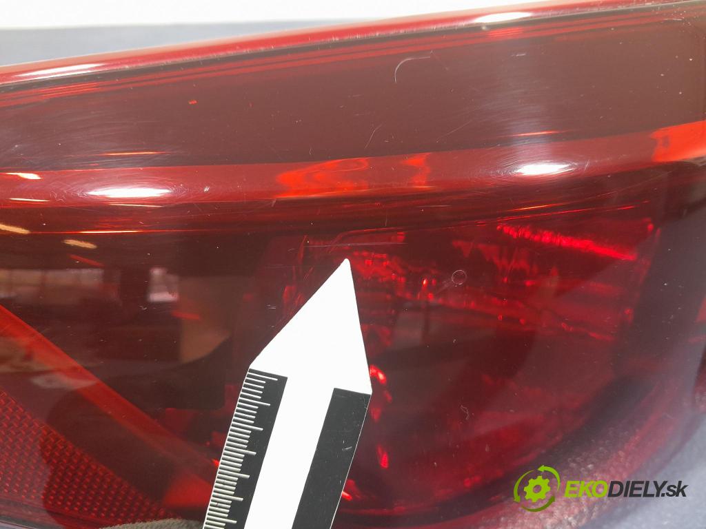 Mazda 3 2017 svetlo / reflektor zad ľavá Vonkajsia: