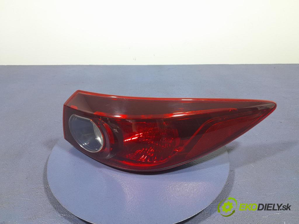 Mazda 3 2017 svetlo / reflektor zad Prava: Vonkajsia: