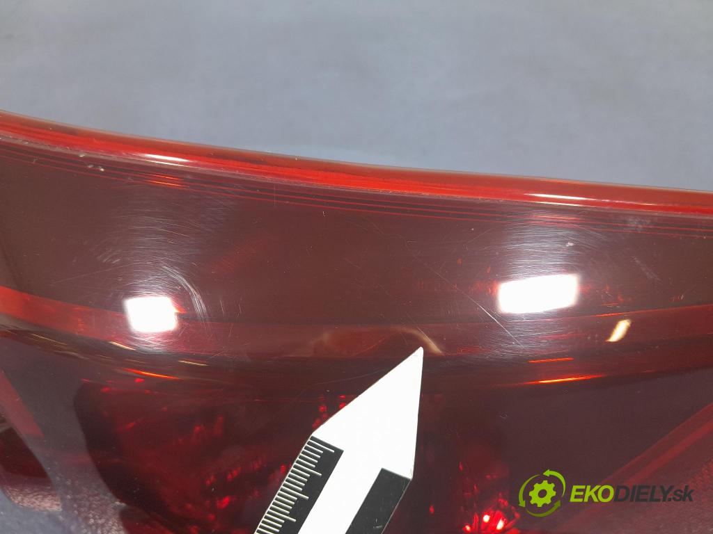 Mazda 3 2017 svetlo / reflektor zad Prava: Vonkajsia: