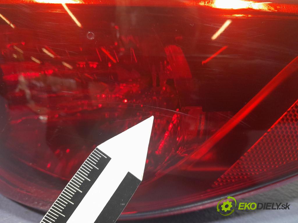 Mazda 3 2017 svetlo / reflektor zad Prava: Vonkajsia: