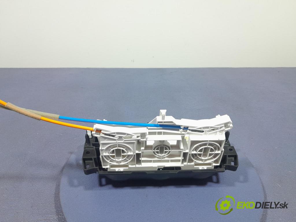 Mazda 3 2017 prepínač Klimatizácia: Prúd vzduchu: BANE61190A