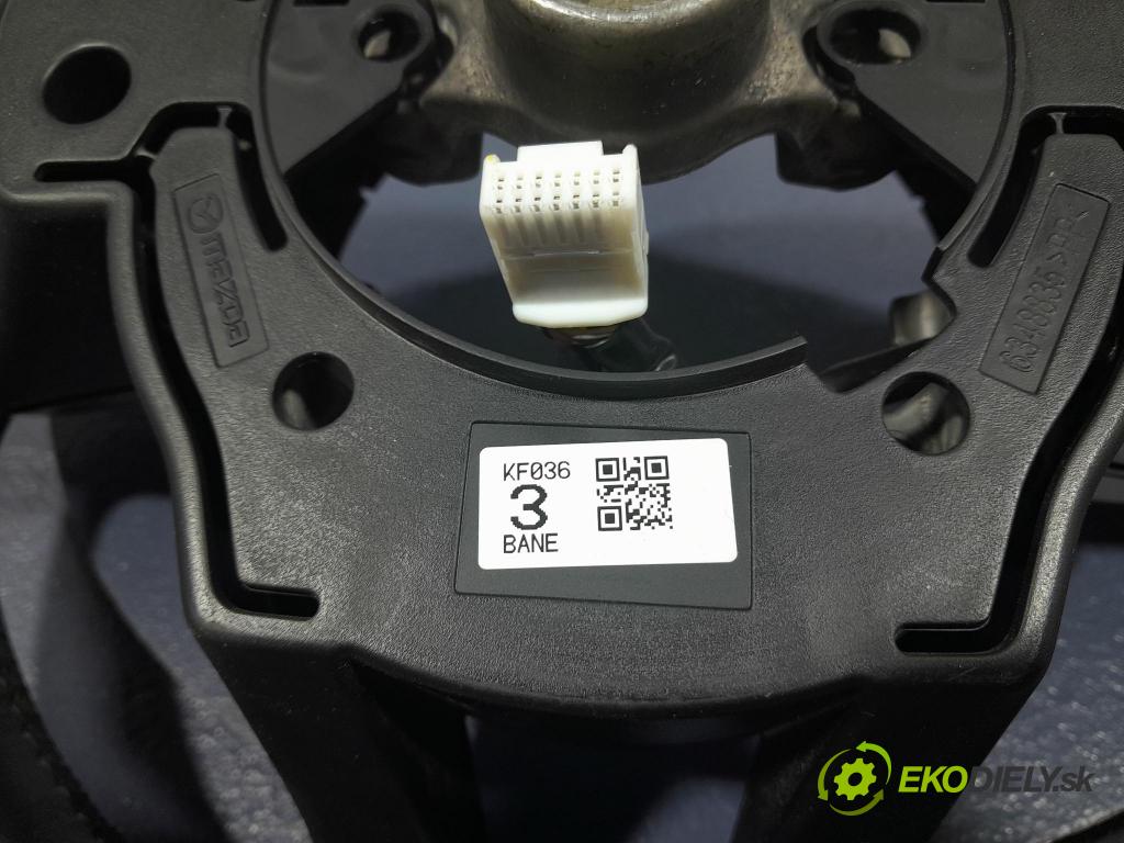 Mazda 3 2017 volant 