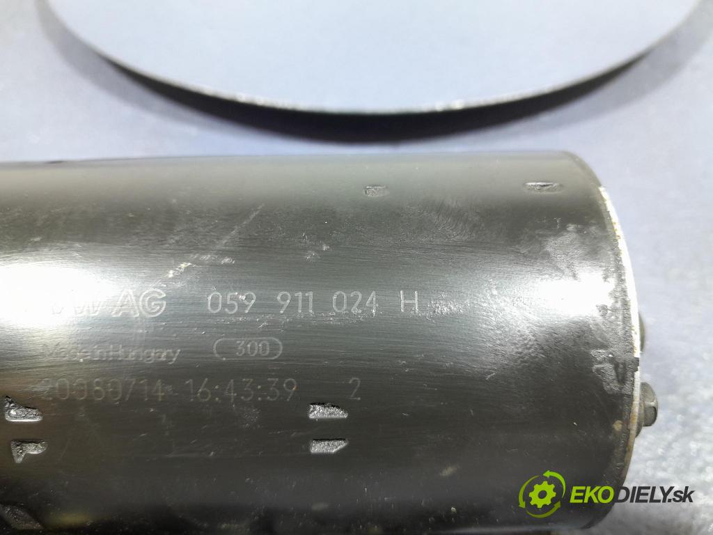 Audi Q7 2008 štartér 059911024H