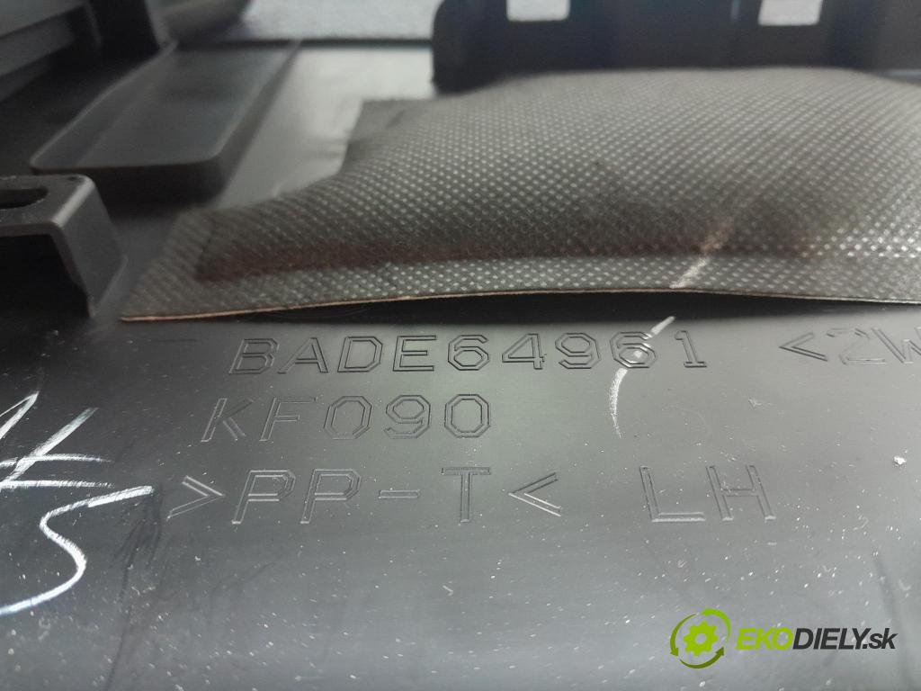 Mazda 3 2017 Tunel: Střední: BADE64961