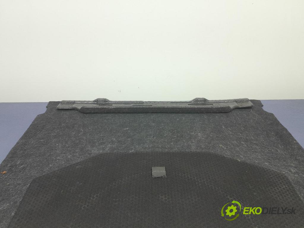 Mazda 3 2017 koberec do auta BJS8-6881X