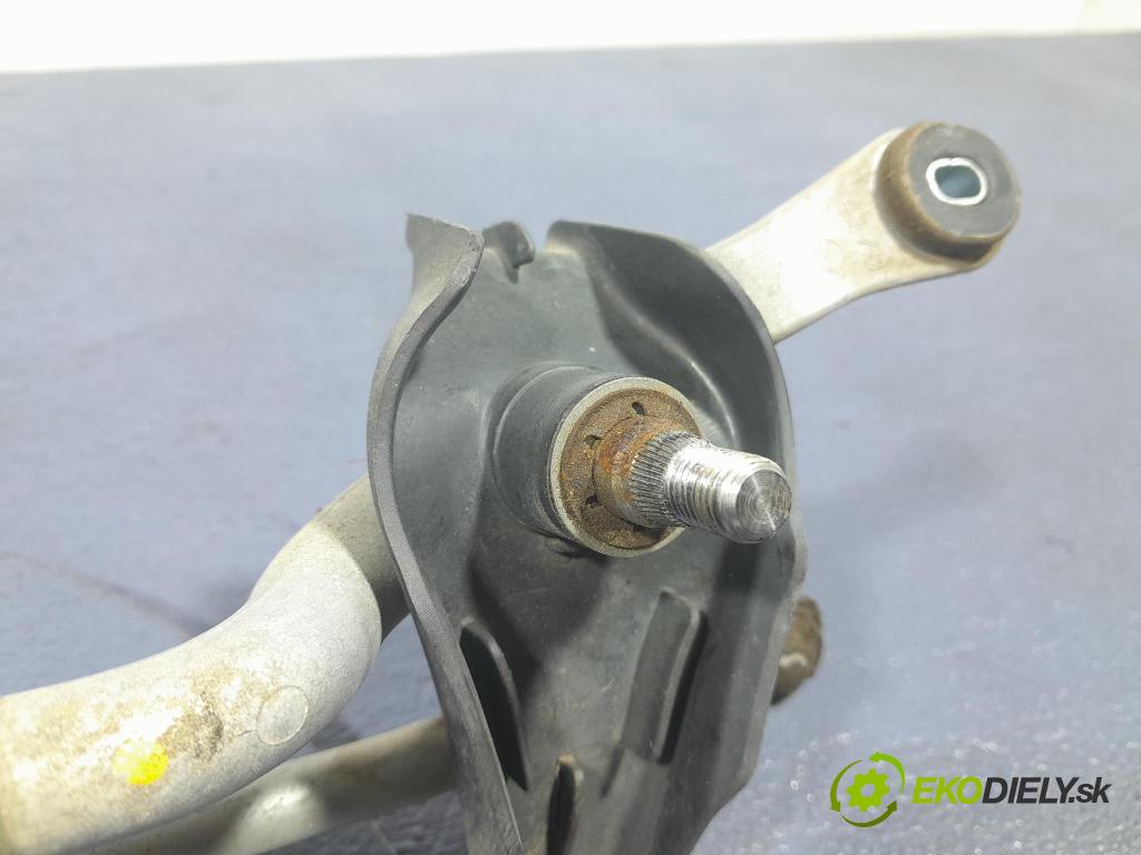 Mazda 3 2017 mechanizmus motor: Stierače: Predné BJS76737X