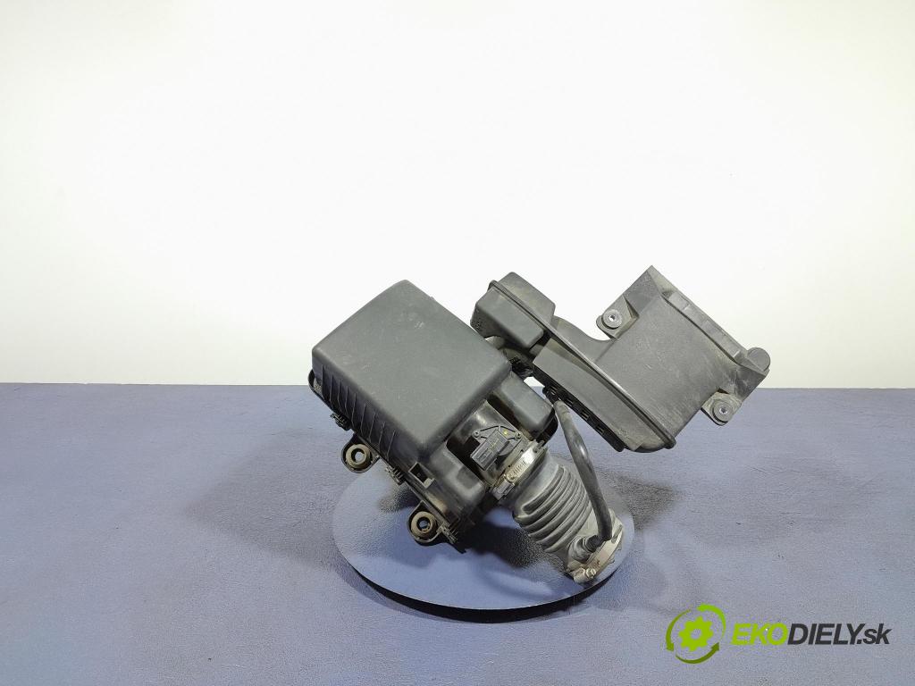 Mazda 3 2017 obal Filtre: Vzduch: PEAR-133AX