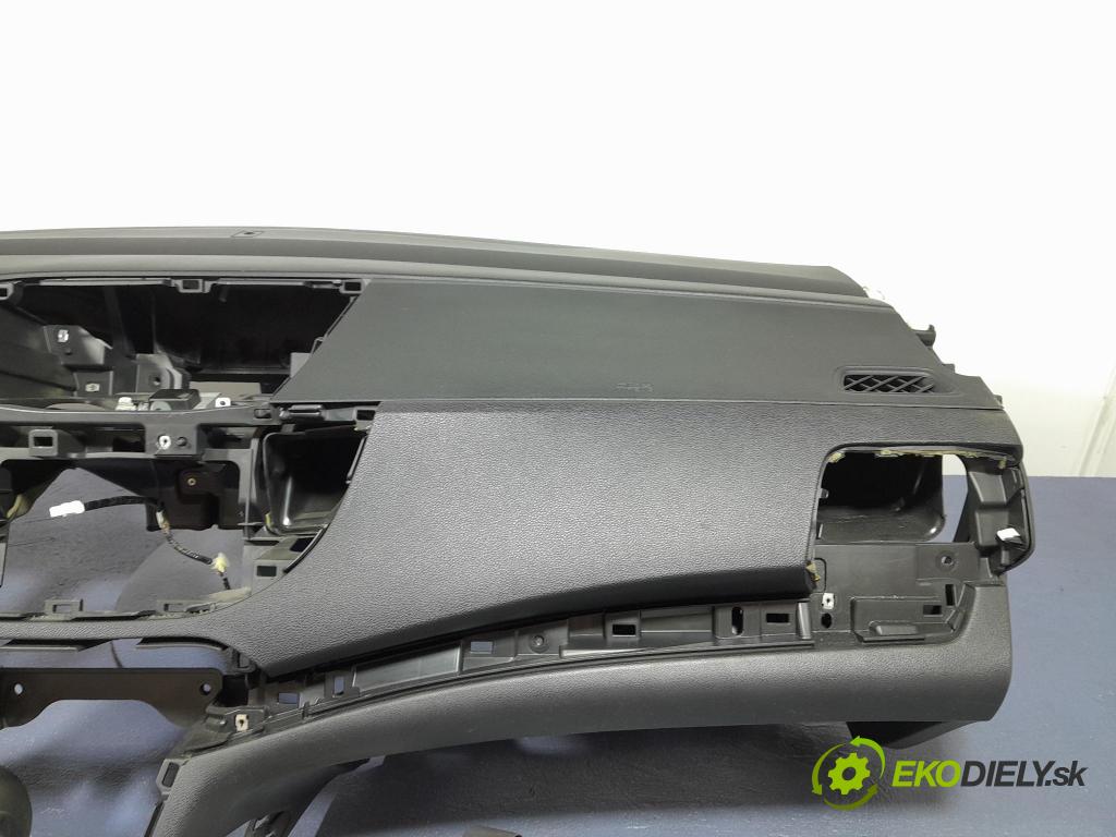 Honda Cr-v 2012 kokpit,pristrojová doska