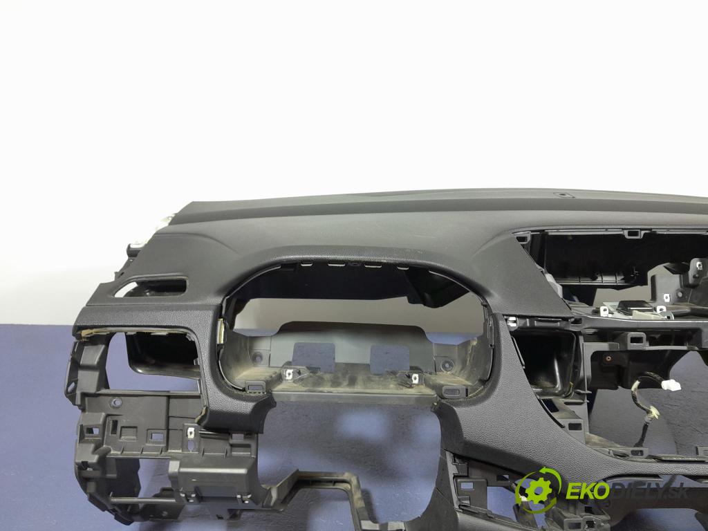 Honda Cr-v 2012 kokpit,pristrojová doska