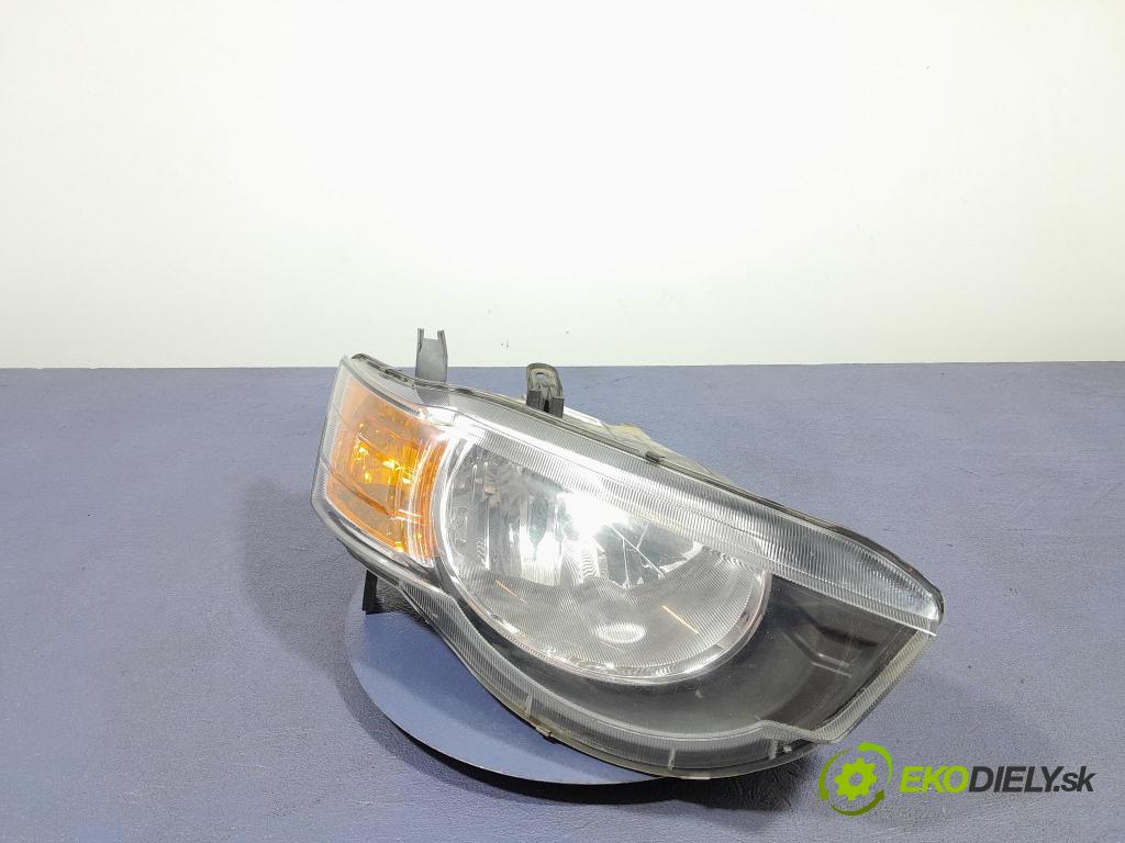 Mitsubishi Colt 2009 světlo v pravo: 8301B180