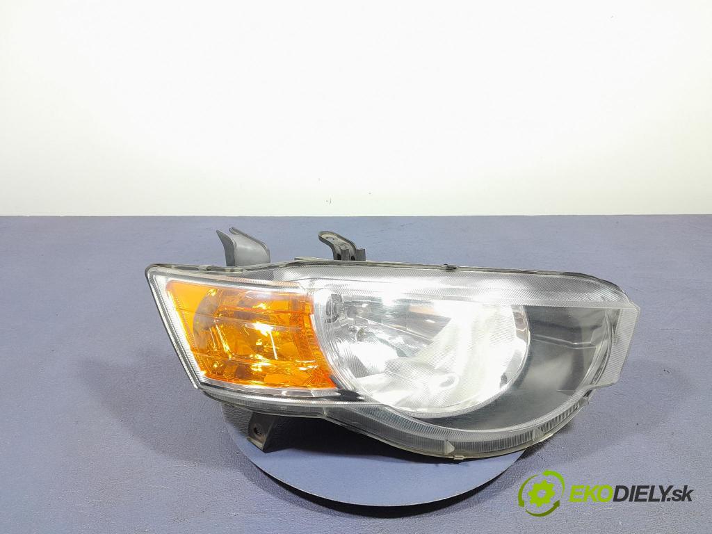 Mitsubishi Colt 2009 světlo v pravo: 8301B180