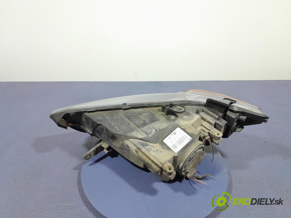 Mitsubishi Colt 2009 světlo v pravo: 8301B180