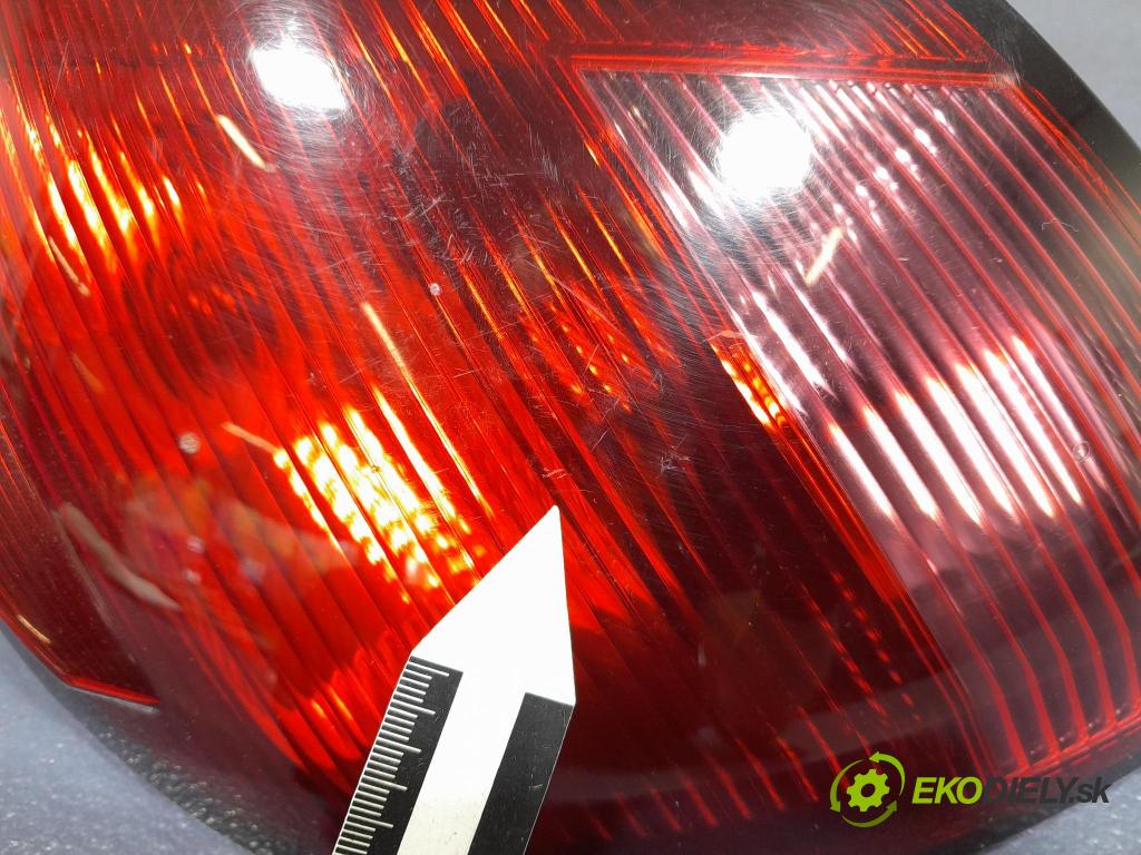 Mitsubishi Colt 2009 svetlo / reflektor zad ľavá Vonkajsia: MR957365