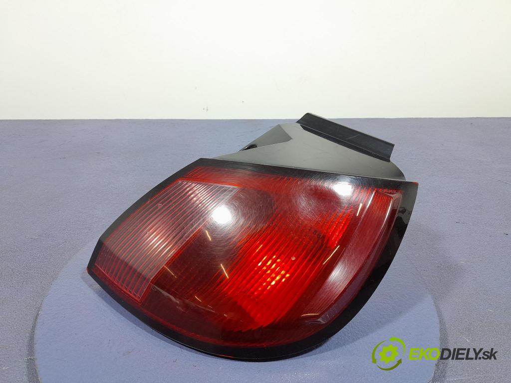 Mitsubishi Colt 2009 svetlo / reflektor zad Prava: Vonkajsia: MR957366