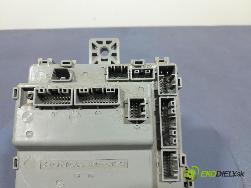 Honda Cr-v 2012 skrinka Poistky: T1G-G511