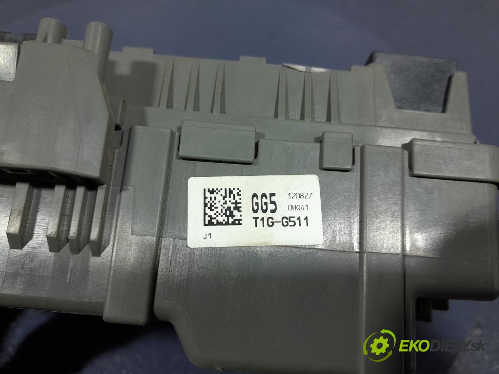 Honda Cr-v 2012 skrinka Poistky: T1G-G511