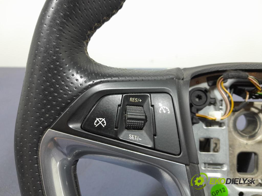 Opel Astra 2011 volant