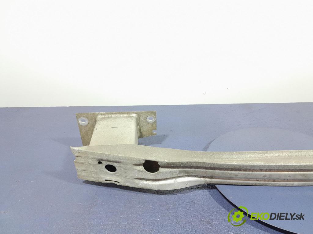 Opel Astra 2011 výztuha narazník Zad: