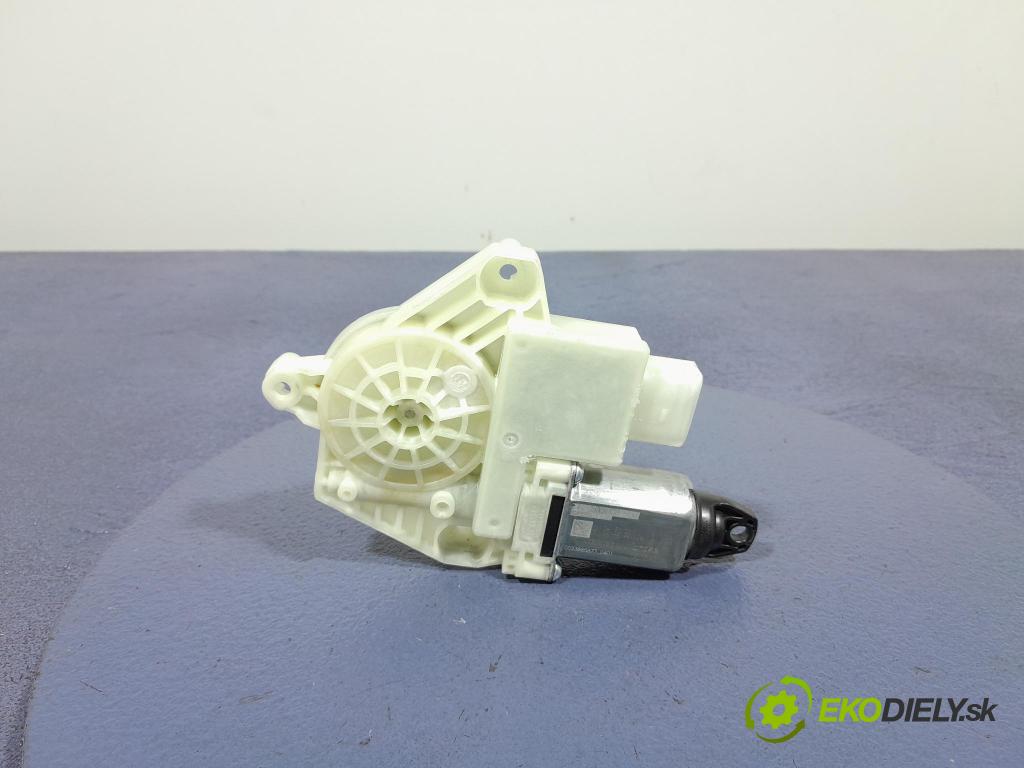 Bmw X3 2023 mechanismus stahování Sklenka: Zad: Levý: 5A5C895