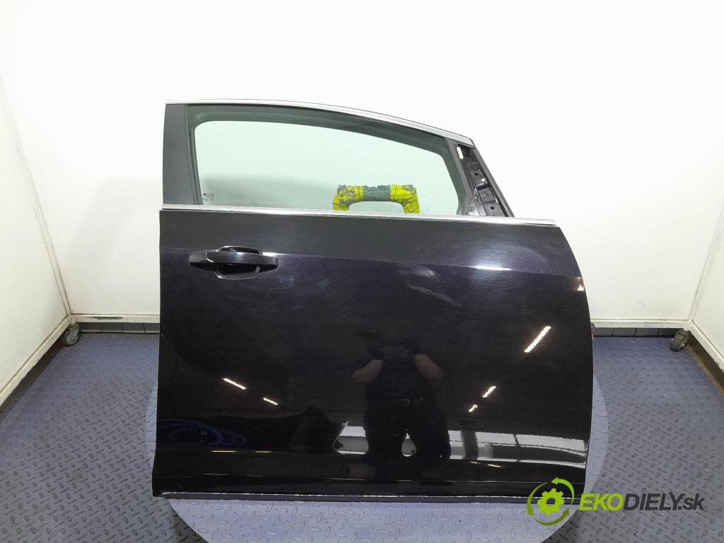 Opel Astra 2011 dvere Predné pravé