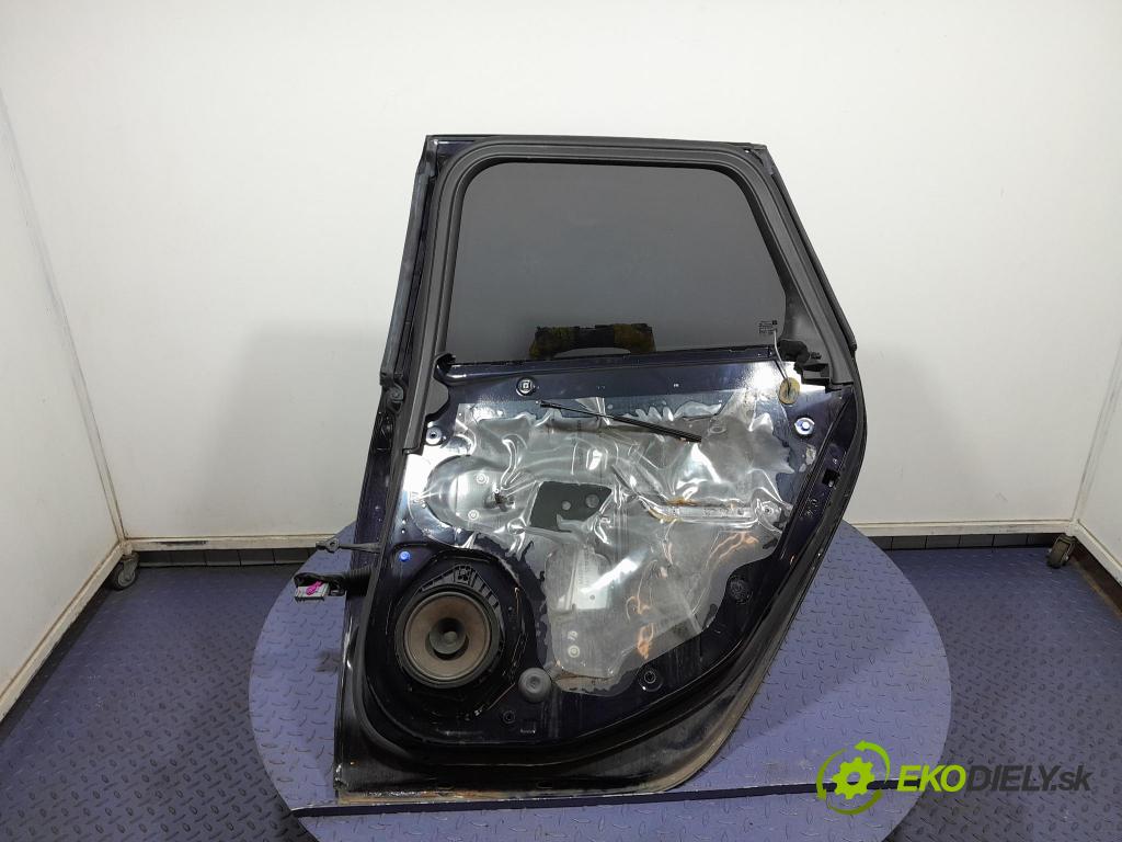 Opel Astra 2011 dveře Zad: prave